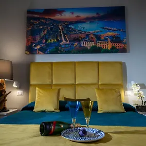 https://vivi-a-napoli.hotels-amalfi.com