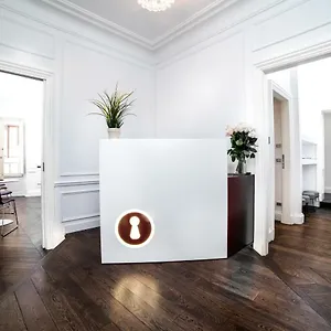 Πανσιόν Youroom Carrozze